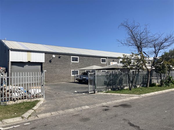 545  m² Industrial space