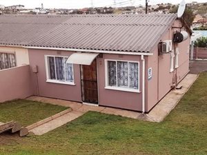 2 Bed House in Trenance Manor
