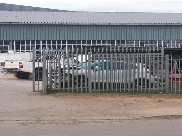 472  m² Commercial space in Kokstad