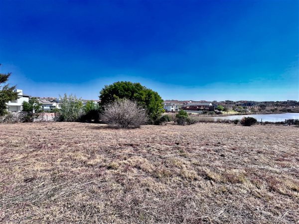 3038 m² Land available in The Hills