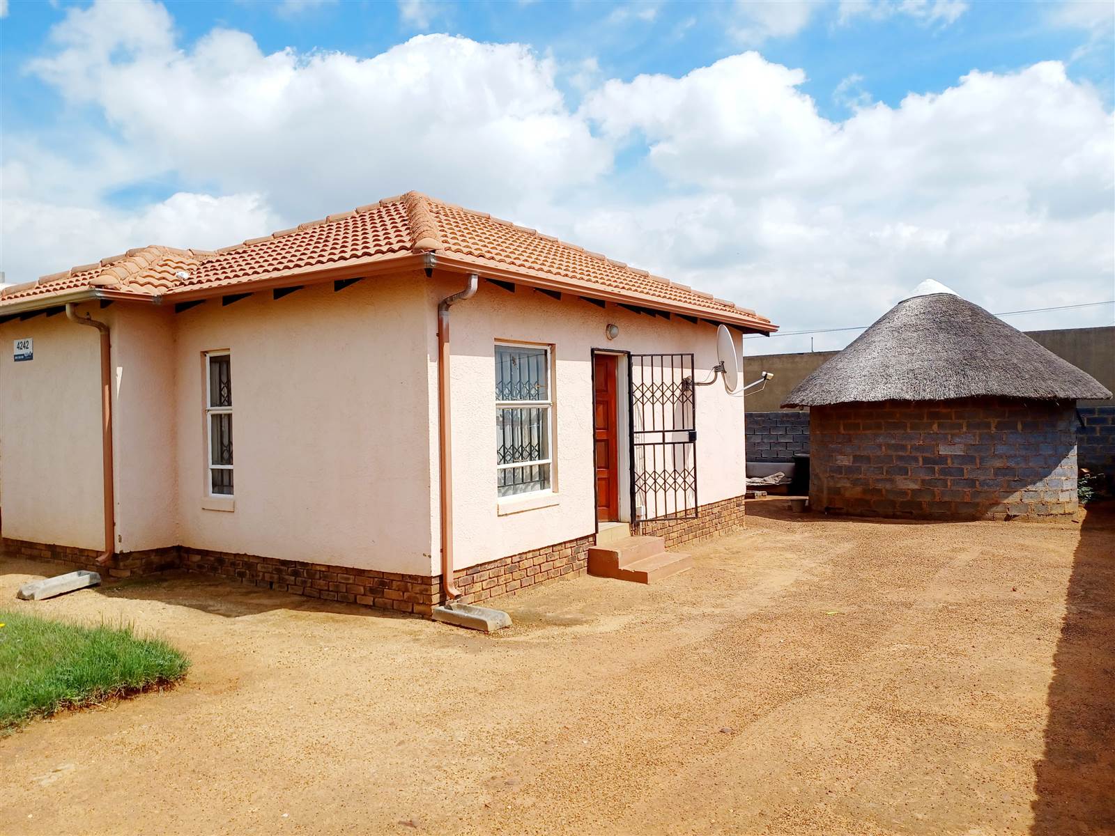 2 Bed House in Lehae photo number 1