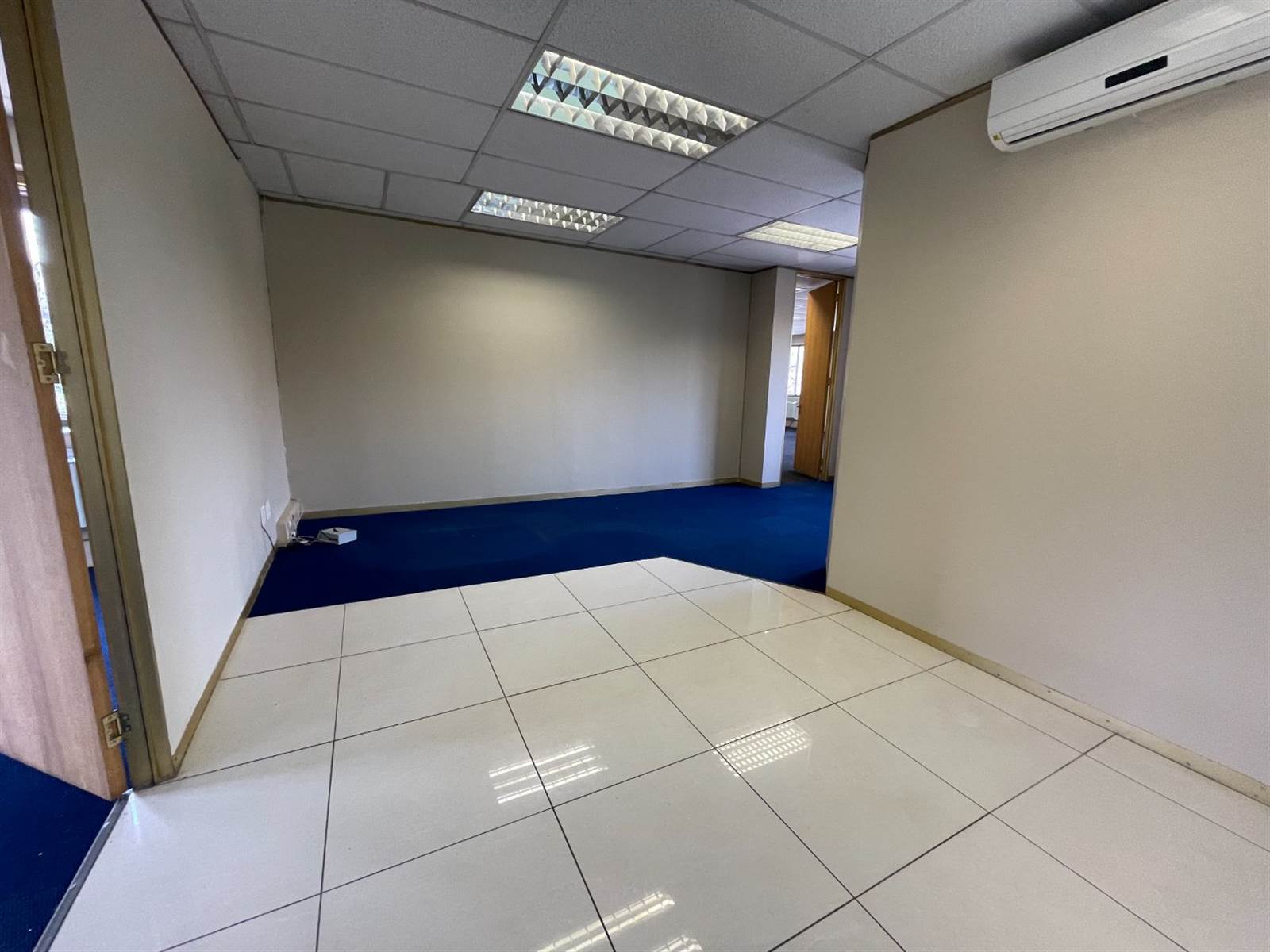 253  m² Commercial space in Woodmead photo number 1