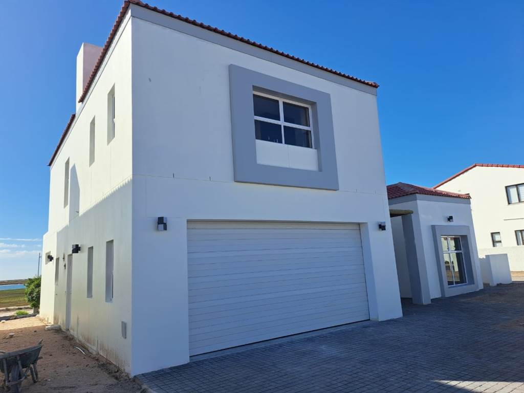 3 Bed House in Port Owen photo number 3