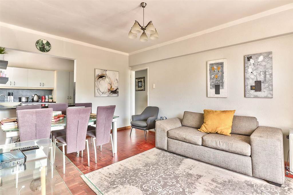 1 Bed Apartment in Green Point photo number 5