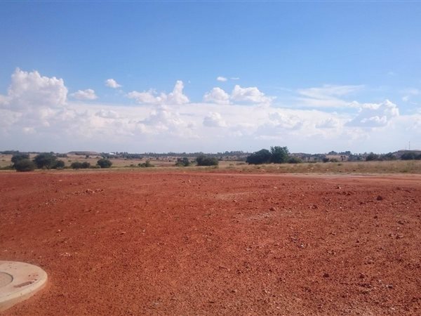 1 ha Land available in Adamayview