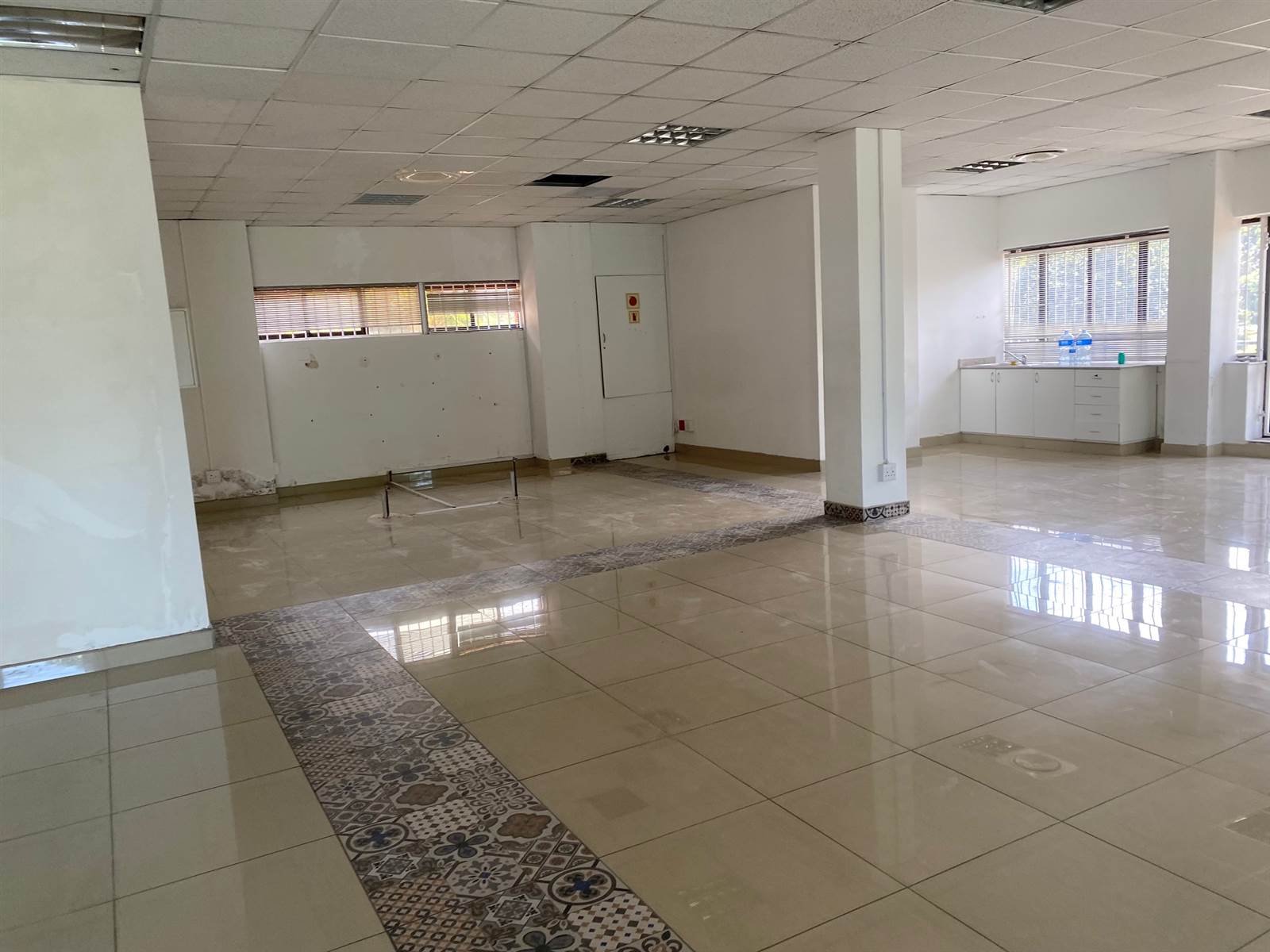 145  m² Commercial space in Westville photo number 7