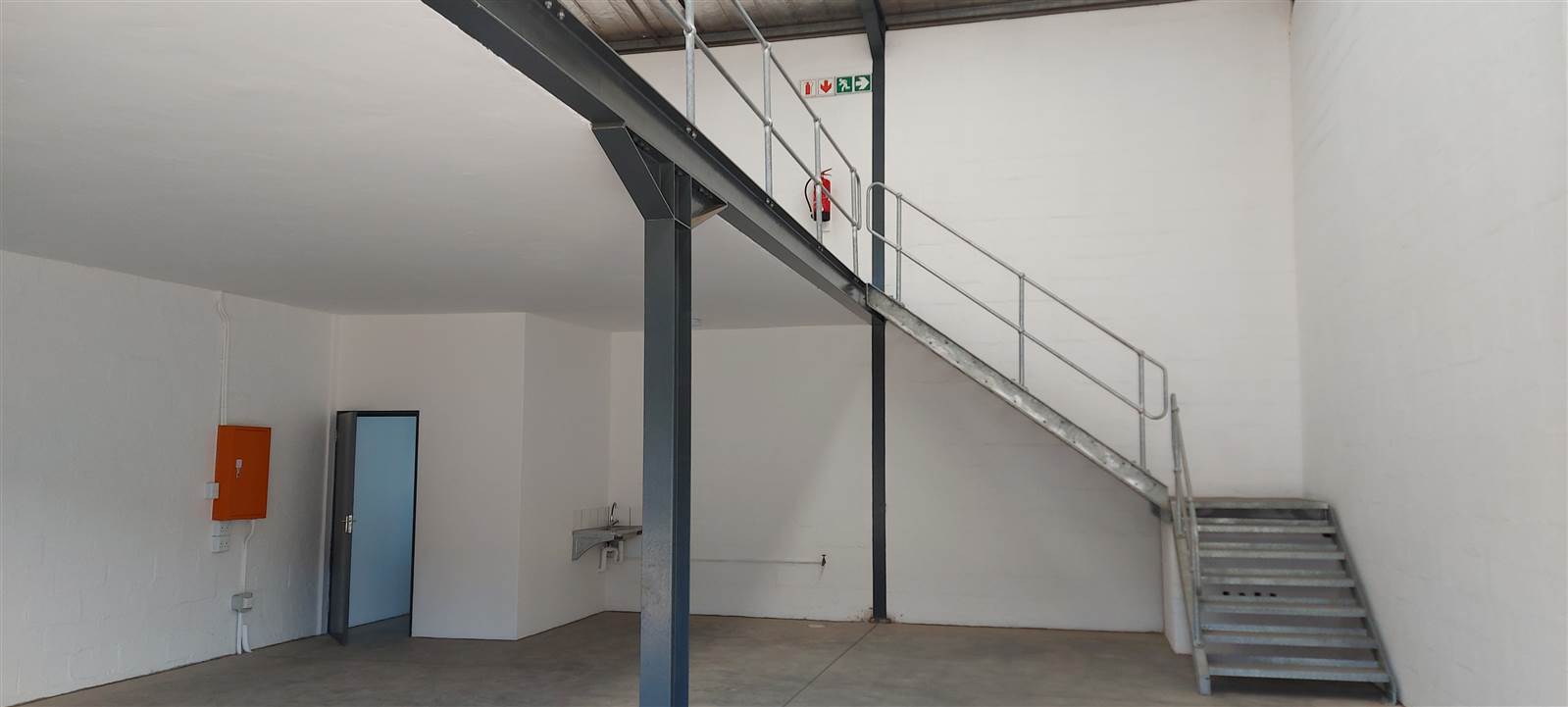 180  m² Industrial space in Cornubia photo number 7
