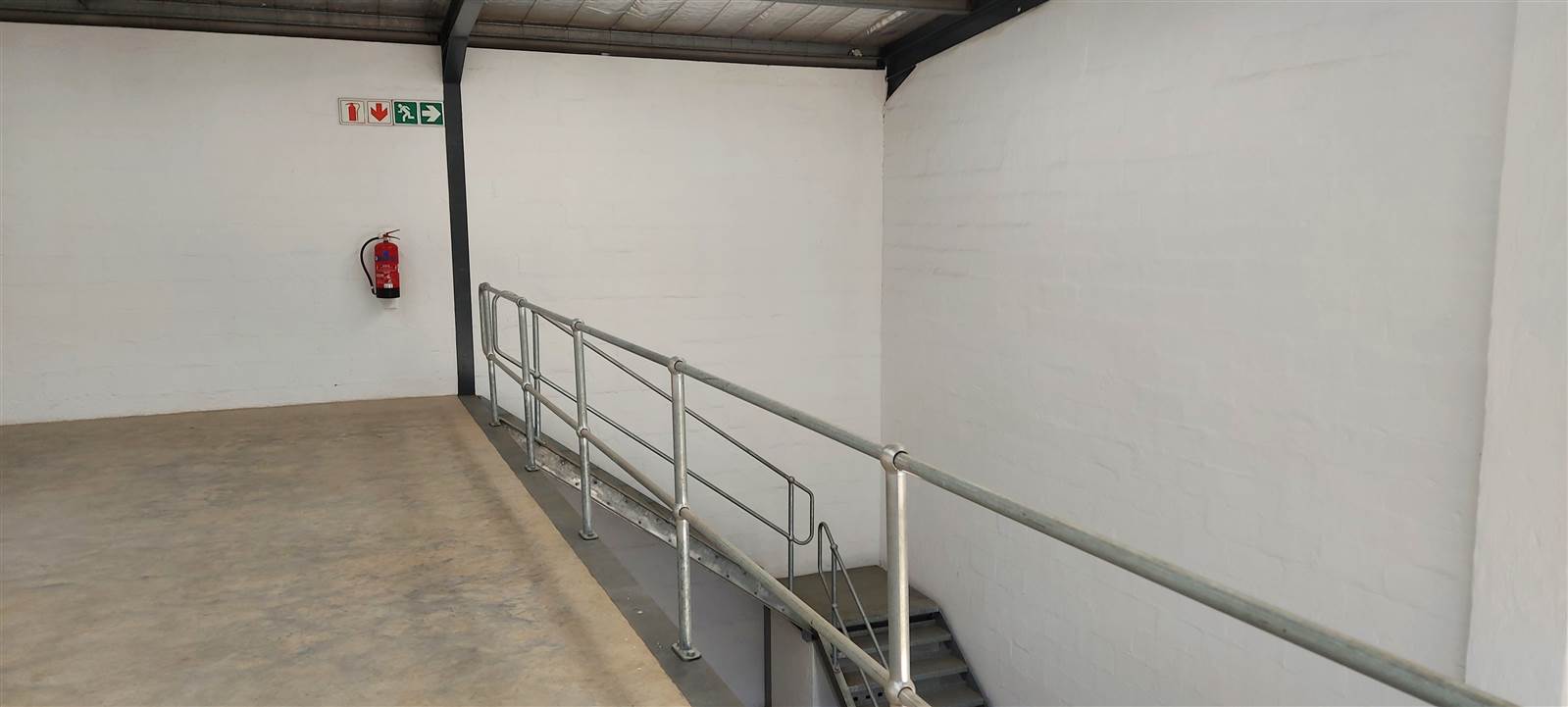 180  m² Industrial space in Cornubia photo number 5