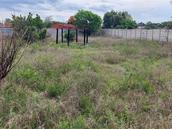 1041 m² Land available in Virginia Park