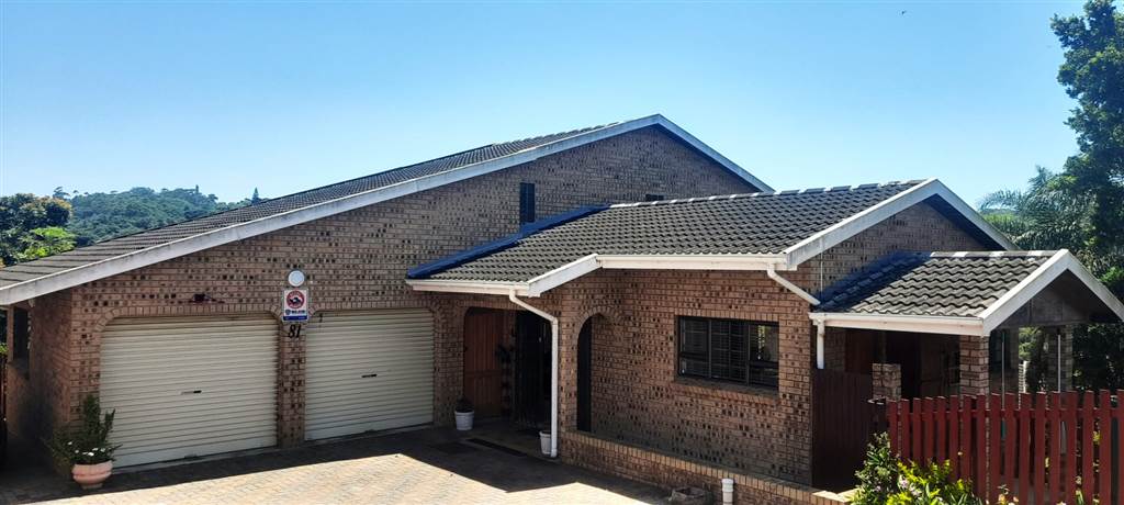 3 Bed Townhouse in Amanzimtoti photo number 5