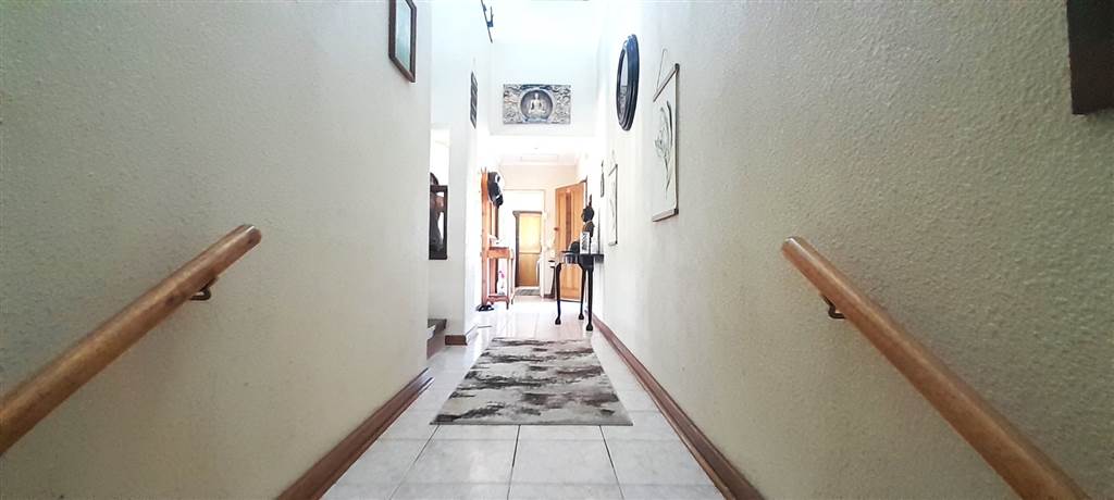 3 Bed Townhouse in Amanzimtoti photo number 21