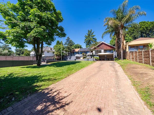 4 Bedroom House 4 Bedroom House
