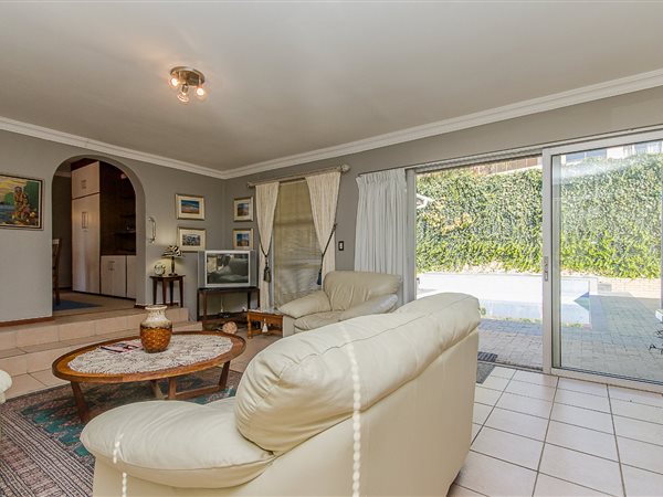 5 Bed House in Paarl Central West