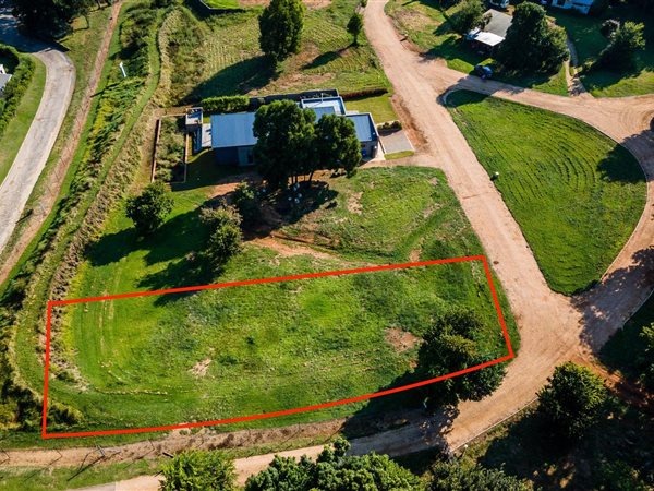 858 m² Land