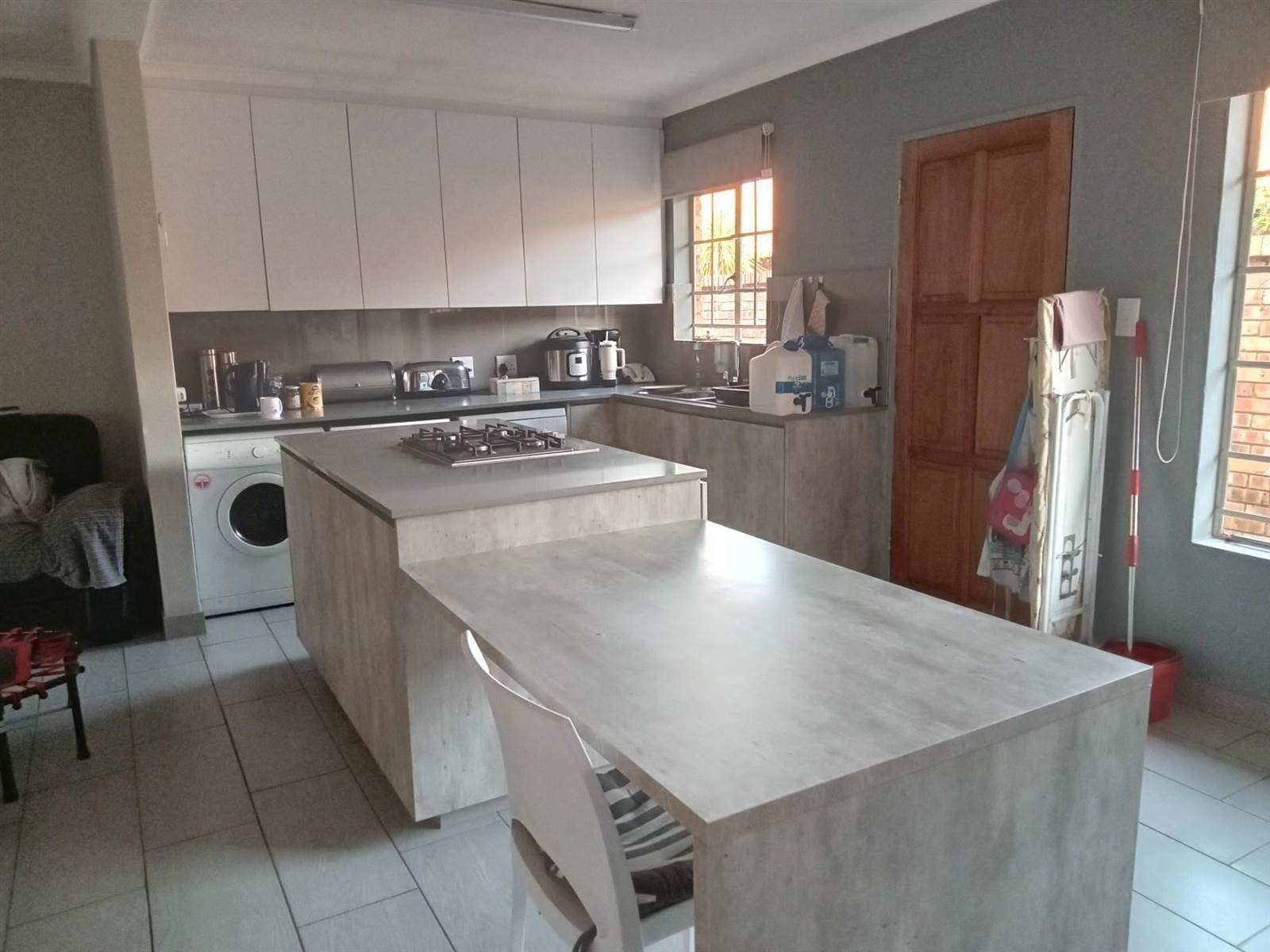 3 Bed Simplex in Highveld photo number 5