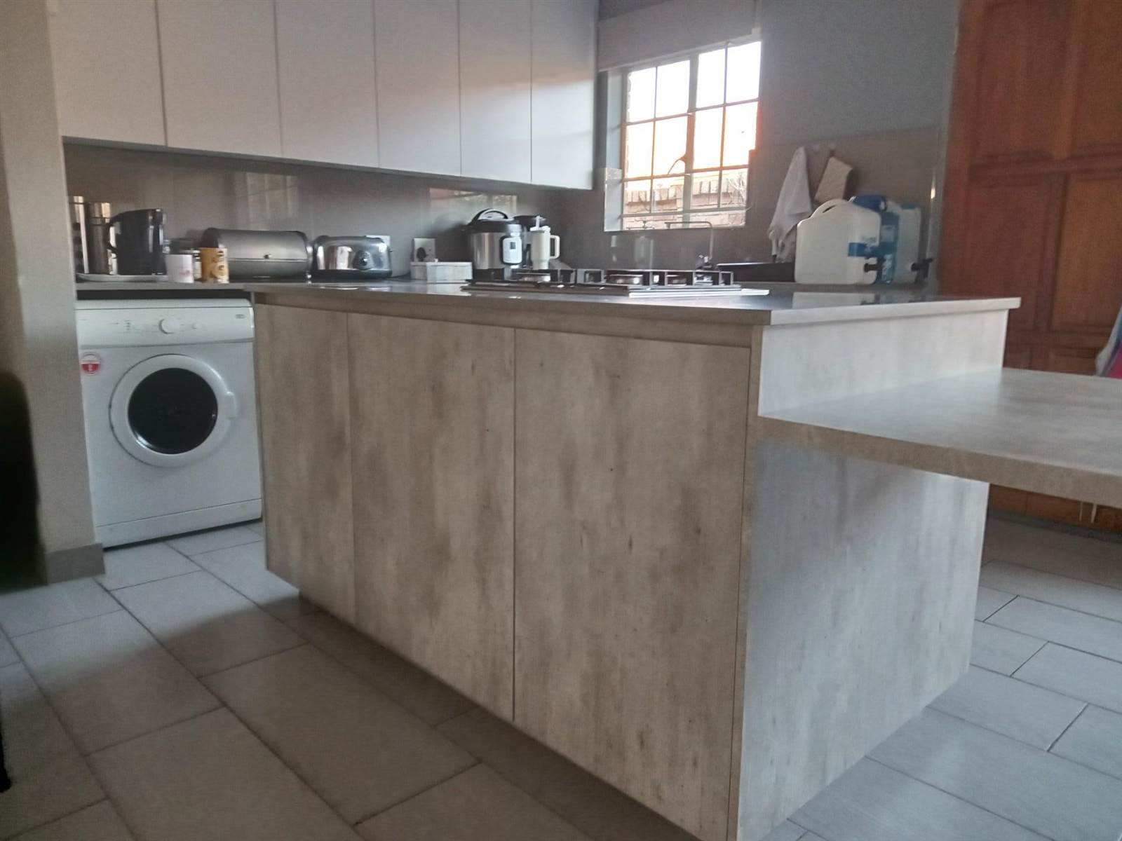 3 Bed Simplex in Highveld photo number 7