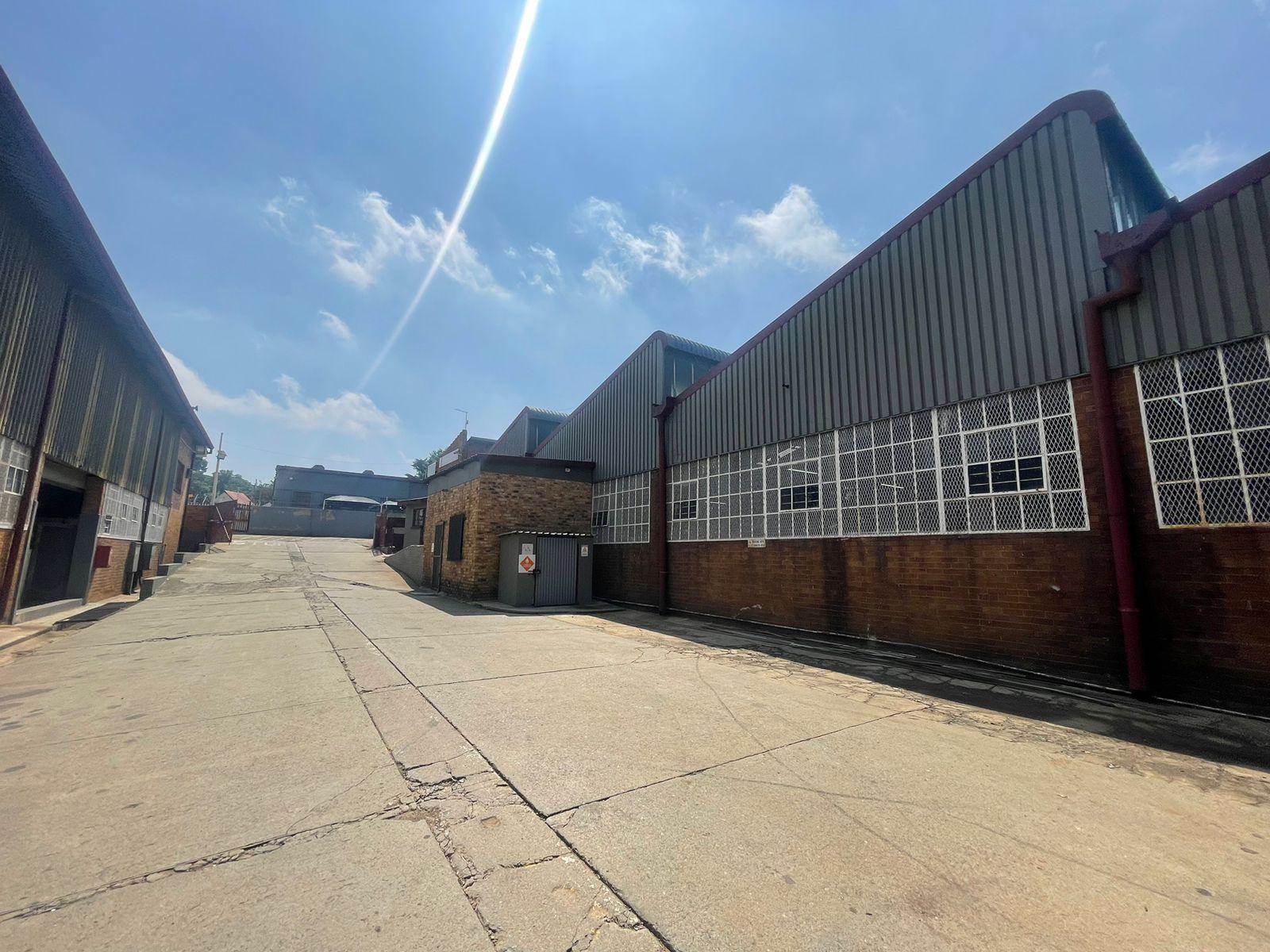 1279  m² Industrial space in Eastleigh photo number 2