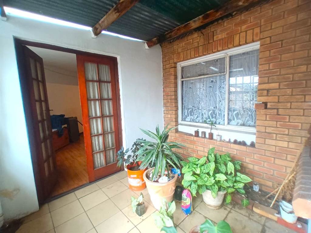 4 Bed House in Uitsig photo number 6