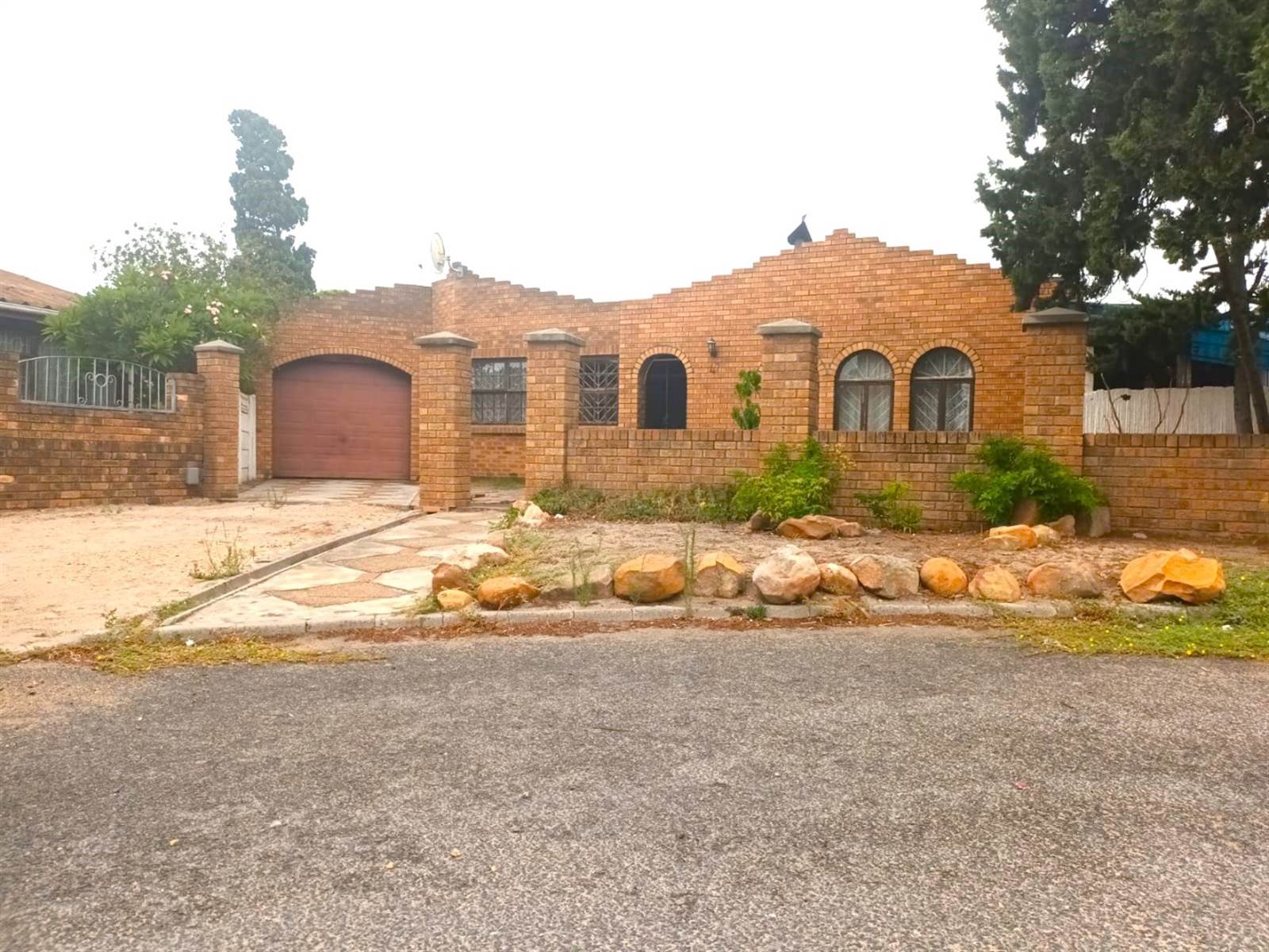 4 Bed House in Uitsig photo number 1