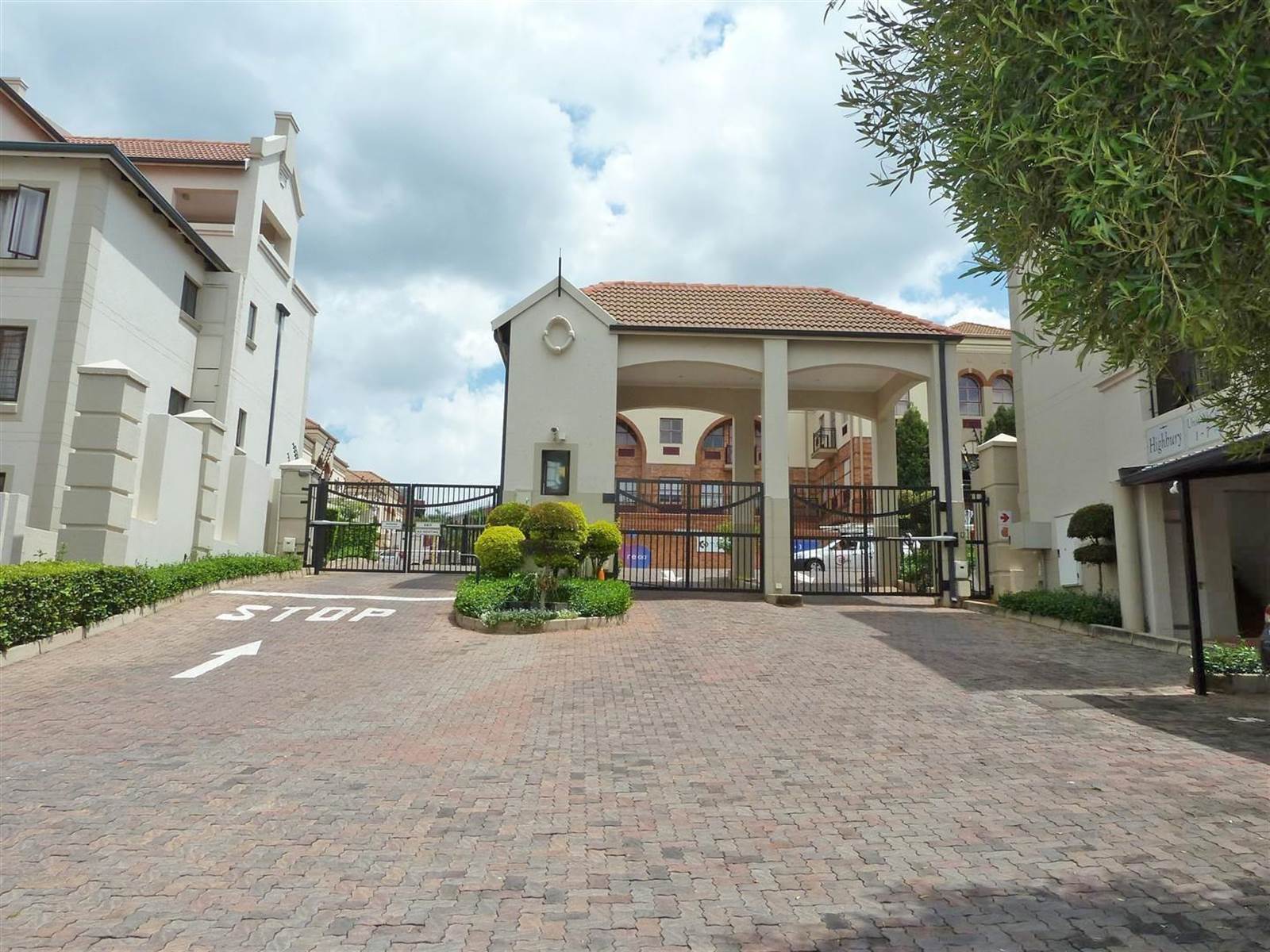 1 Bed Apartment in Rivonia photo number 16
