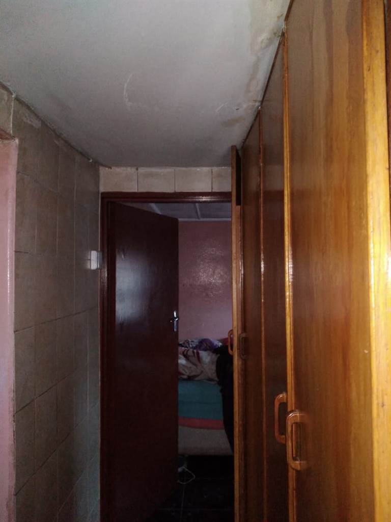 2 Bed House in Mdantsane photo number 8