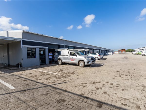 67  m² Commercial space in Alton