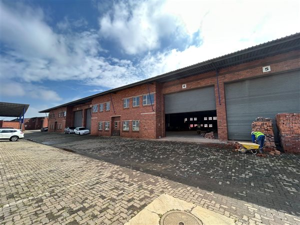 2 469  m² Industrial space