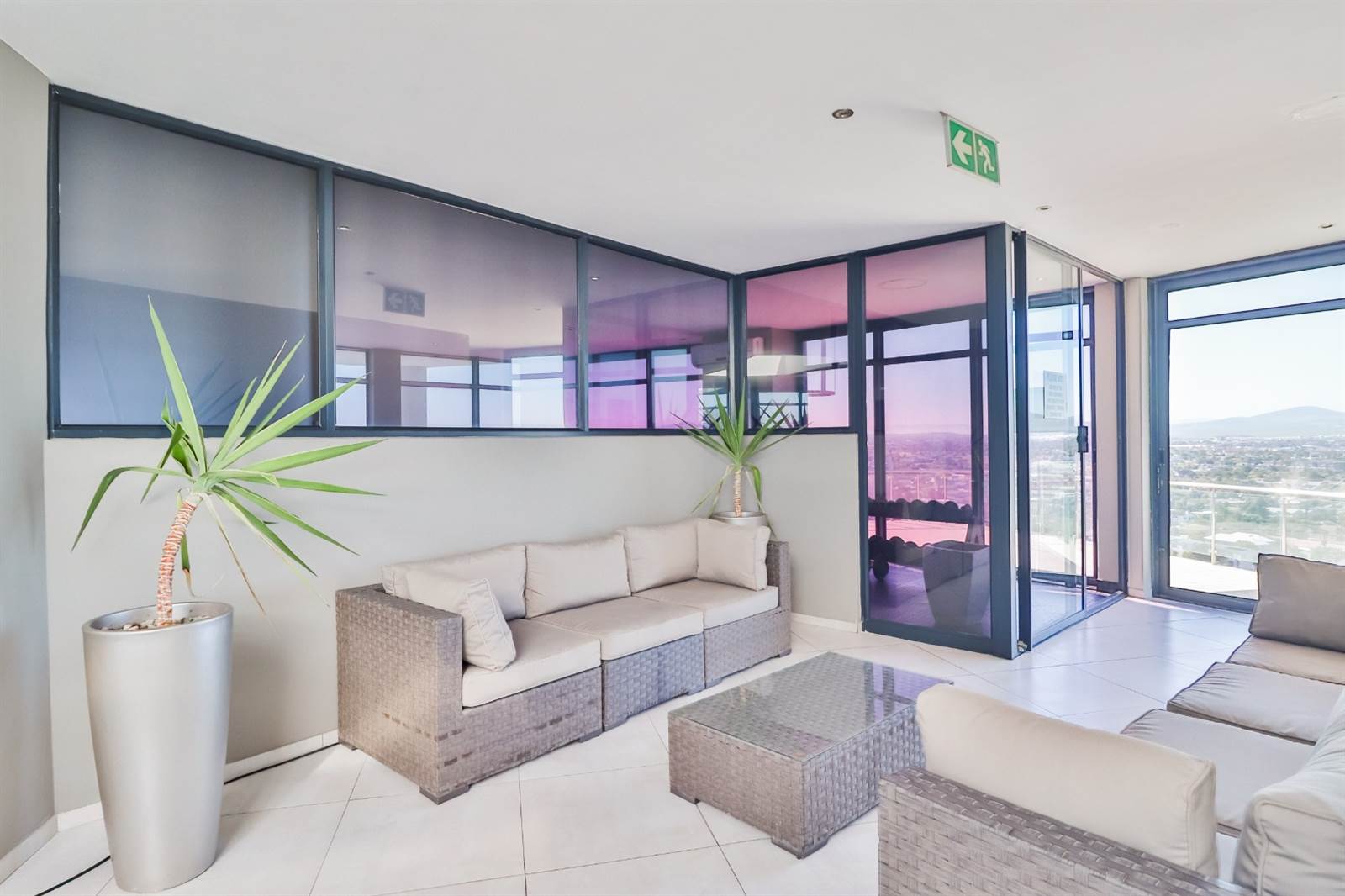 3 Bed Apartment in Bloubergstrand photo number 15