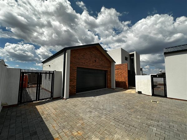 4 Bedroom House 4 Bedroom House