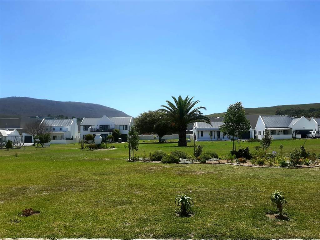333 m² Land available in Sandbaai photo number 2
