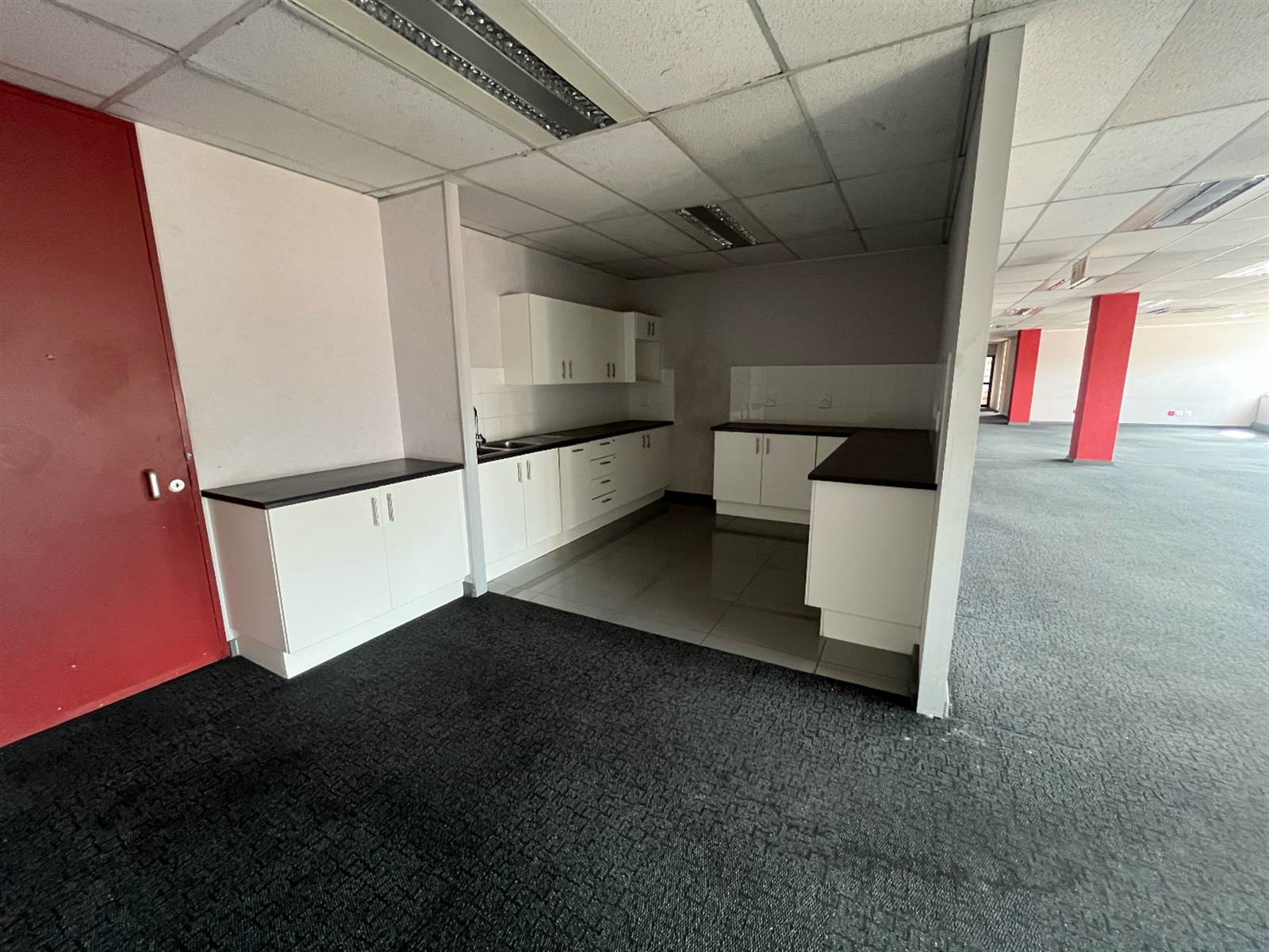 708  m² Commercial space in Bedfordview photo number 17