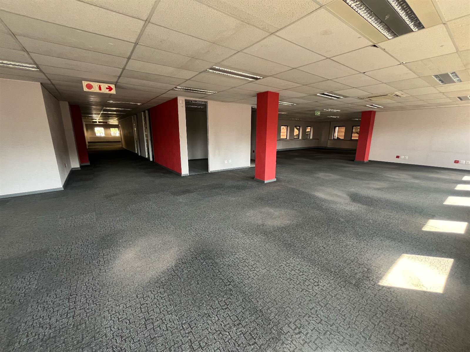 708  m² Commercial space in Bedfordview photo number 19