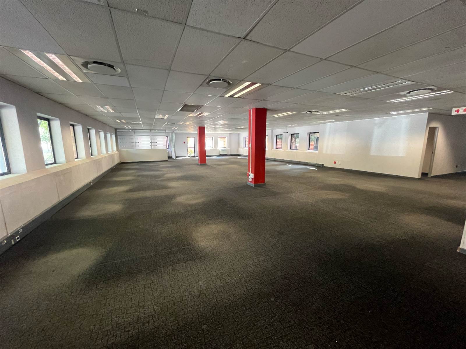 708  m² Commercial space in Bedfordview photo number 8