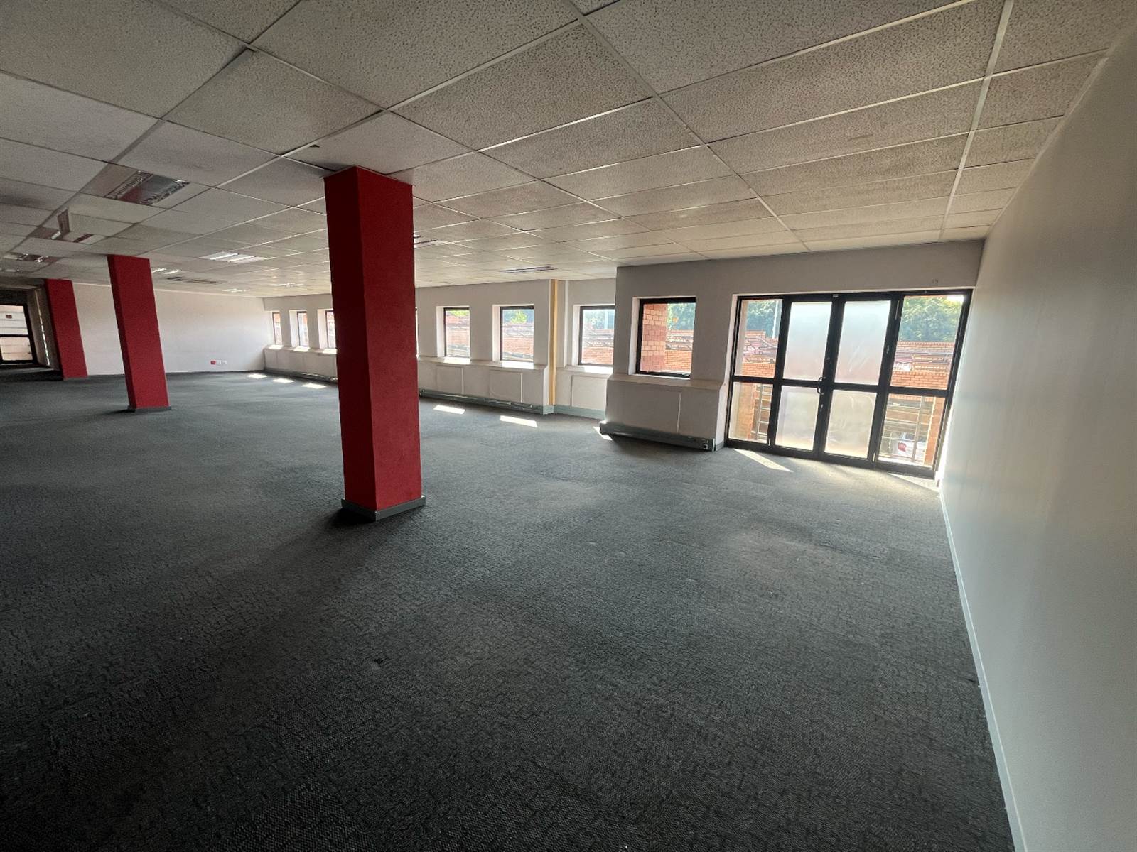 708  m² Commercial space in Bedfordview photo number 18