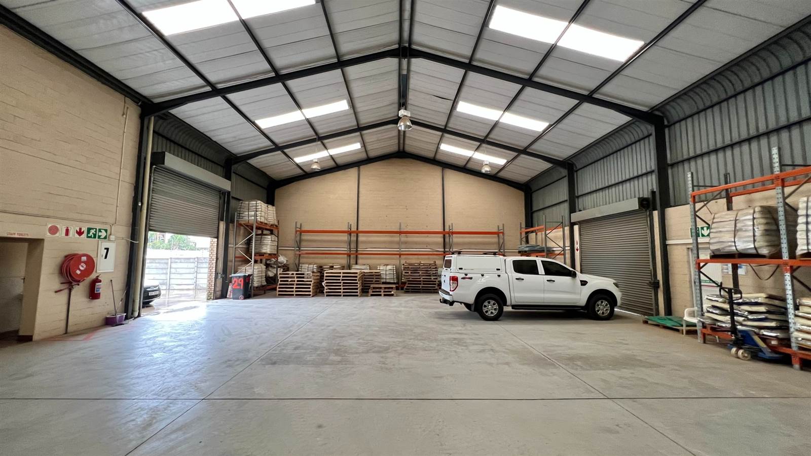 370  m² Industrial space in Broadlands photo number 4