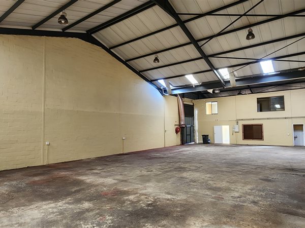 440  m² Industrial space