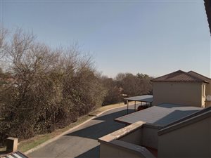 2 Bed Flat in Roodepoort West