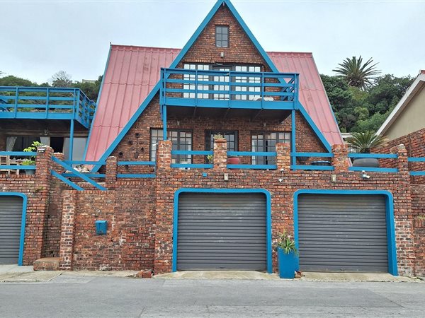 4 Bedroom House 4 Bedroom House