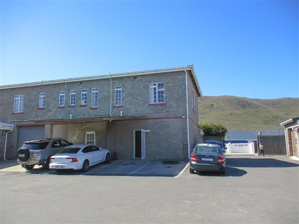 73  m² Commercial space