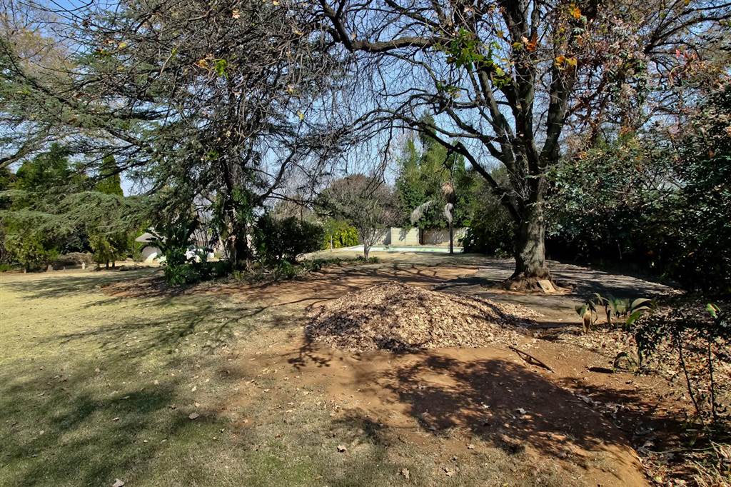 2000 m² Land available in Bryanston photo number 4