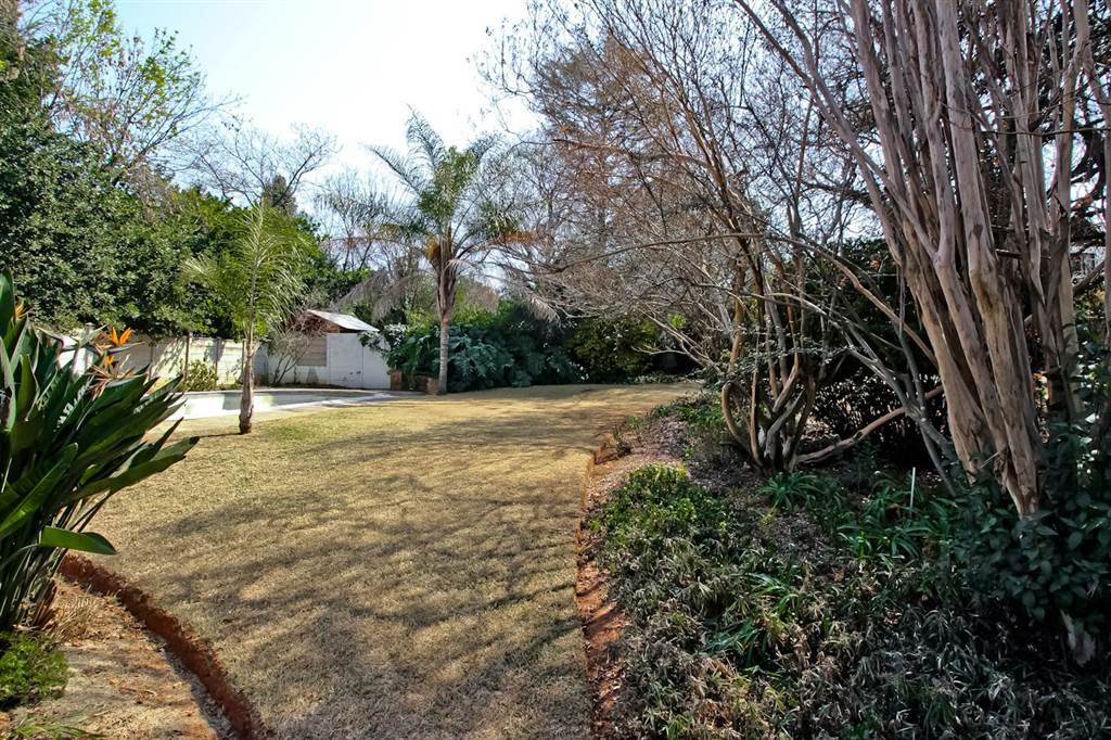 2000 m² Land available in Bryanston photo number 3