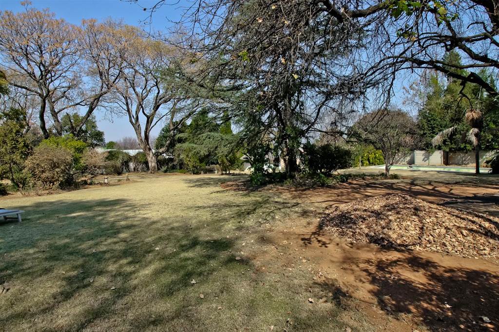 2000 m² Land available in Bryanston photo number 5