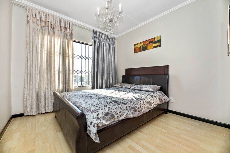 3 Bed House in Greenstone Hill photo number 5