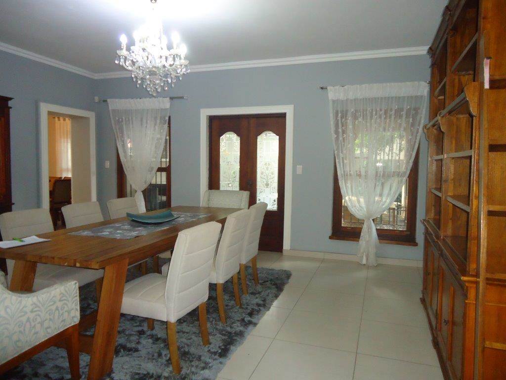5 Bed House in Waterkloof Ridge photo number 6