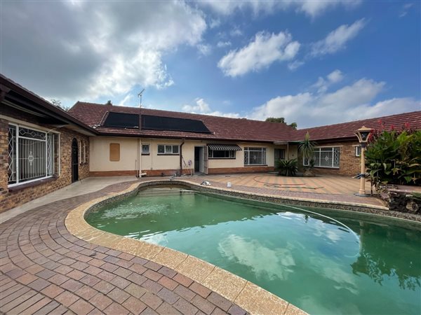 4 Bedroom House 4 Bedroom House