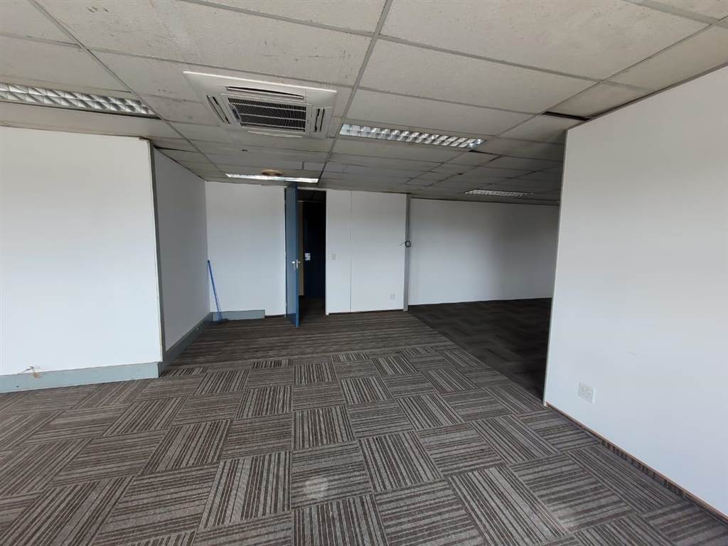 182  m² Commercial space in Kempton Park Central photo number 2