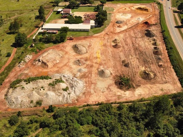 5.7 ha Smallholding 5.7 ha Smallholding