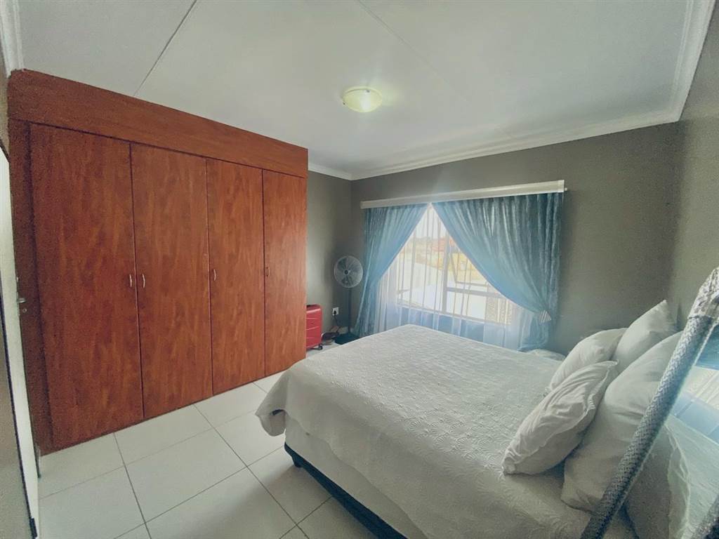 1 Bed Townhouse in Penina Park photo number 6
