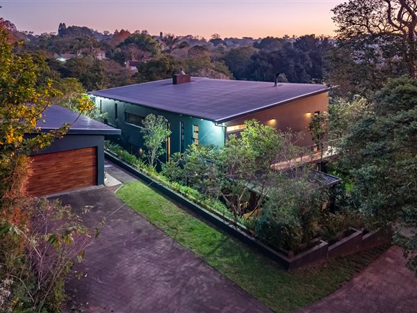 4 Bedroom House 4 Bedroom House