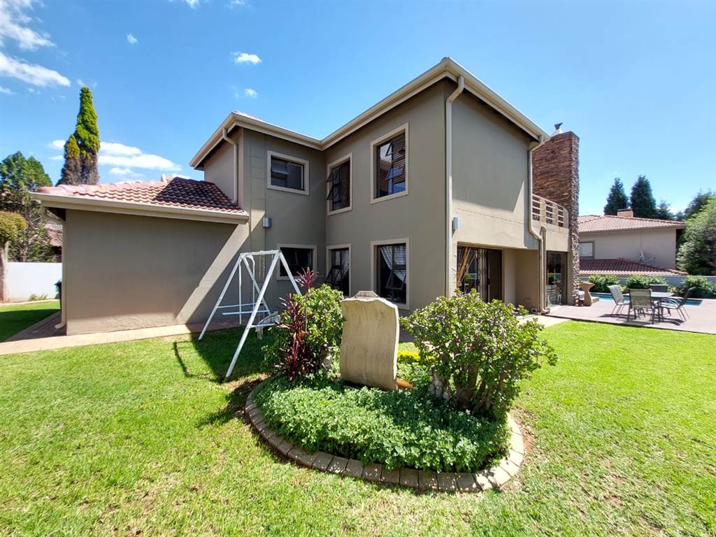 4 Bed House in Ruimsig photo number 22